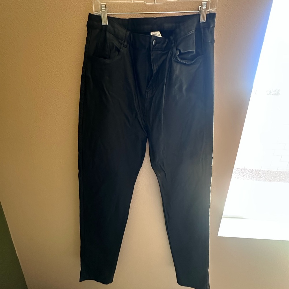 Faux Leather - Classic Straight Fit